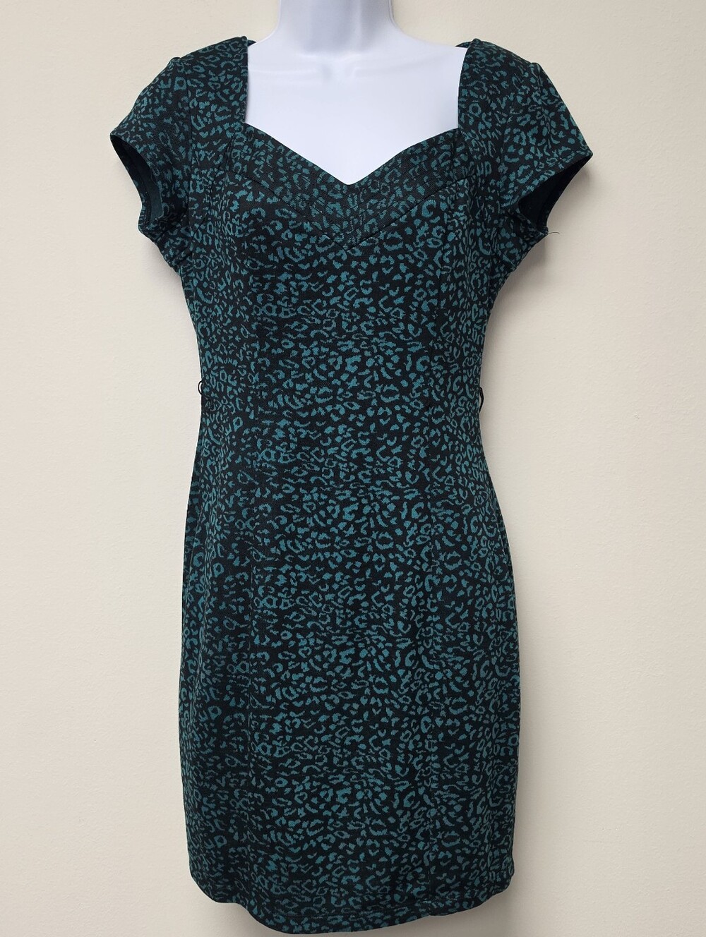 A Byer Leopard Animal Print Sweetheart Neck Dress Green Black 11